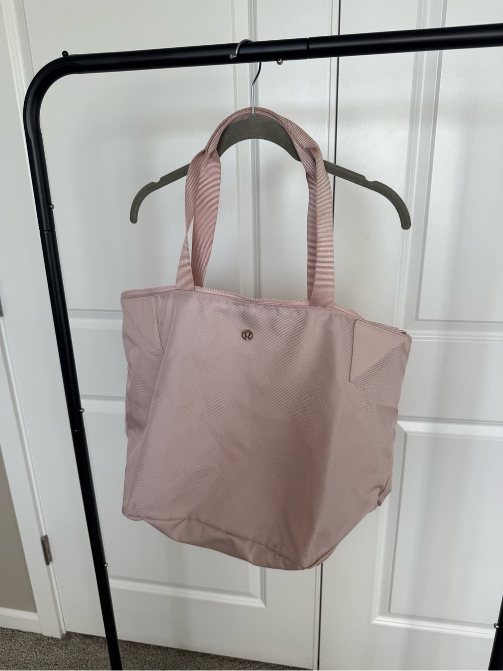 Lululemon tote Light Pink - Minimal Everyday Carry